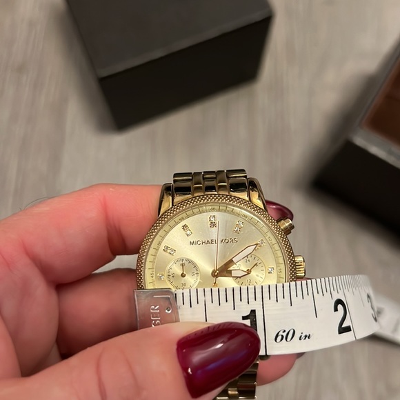 Michael Kors gold watch - Picture 4 of 8